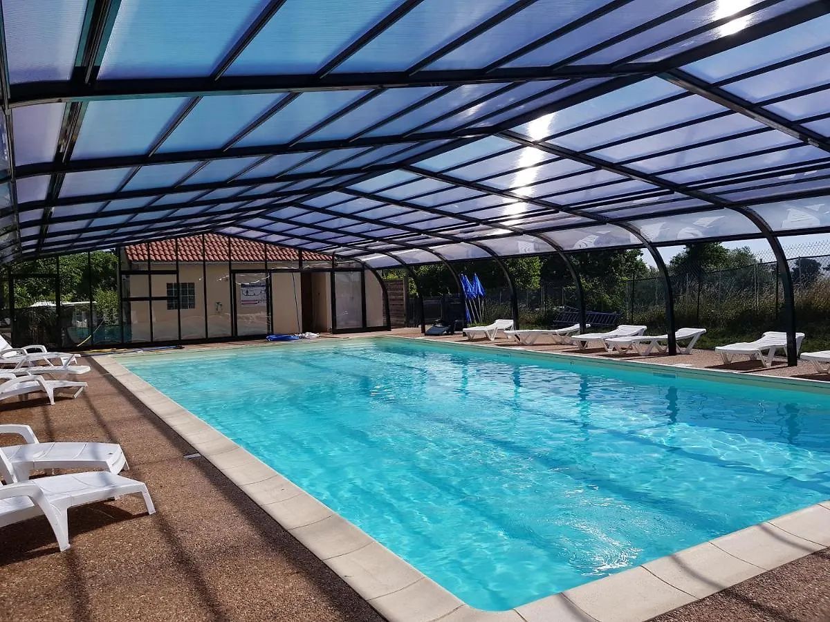 Budget Glamping Safaritent - La Grappe Fleurie Luxury tent