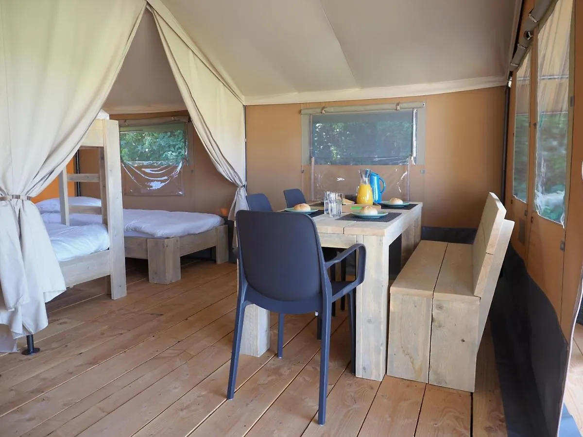 Budget Glamping Safaritent - La Grappe Fleurie Luxury tent