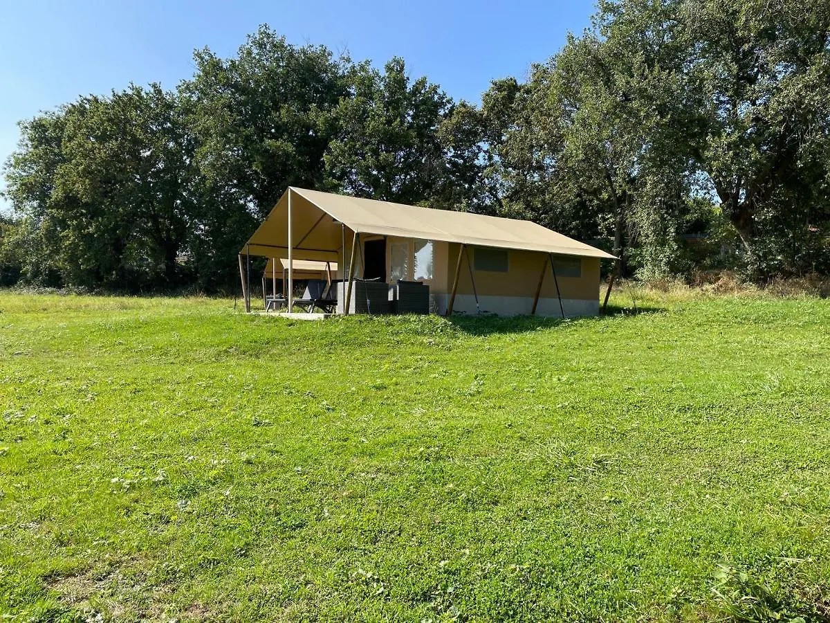Luxury tent Budget Glamping Safaritent - La Grappe Fleurie